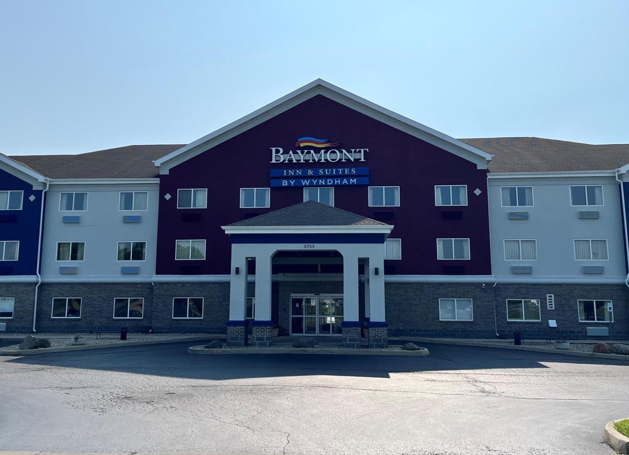 Baymont By Wyndham Indianapolis Northeast Hotel Екстериор снимка